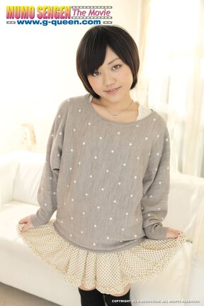 Short hair cutie Mei Kadowaki strips grey top and short skirt