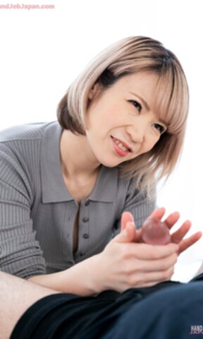 Aida Miku on her knees giving handjob and cock cumming in her hand