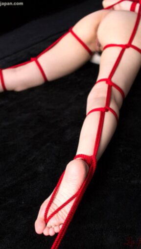 Miyazaki Yuma bound with rope and masturbated with vibrator
