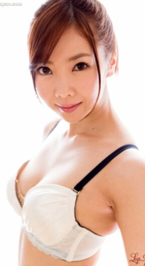 Yoshida Mio lowers bra and panties and spreads her pussy